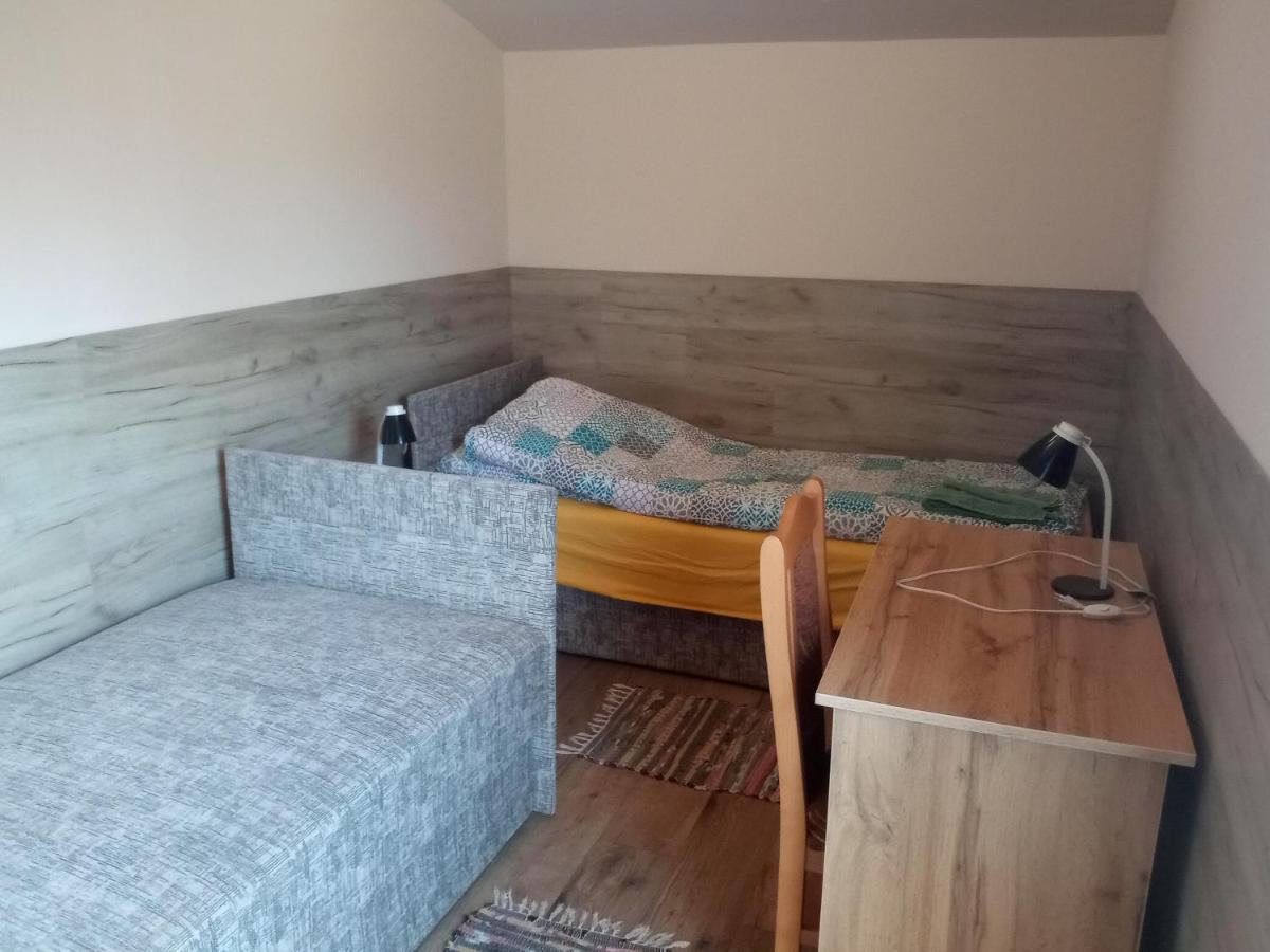 Budai Vam Apartmanhaz Печ Екстериор снимка