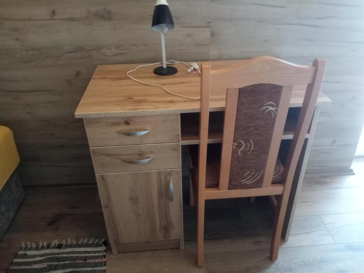 Budai Vam Apartmanhaz Печ Екстериор снимка