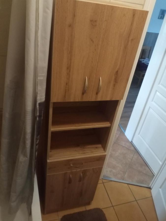 Budai Vam Apartmanhaz Печ Екстериор снимка